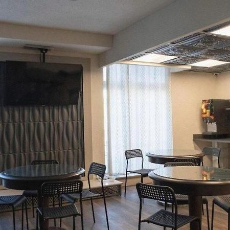 Hotel Chataura Dearborn Kültér fotó