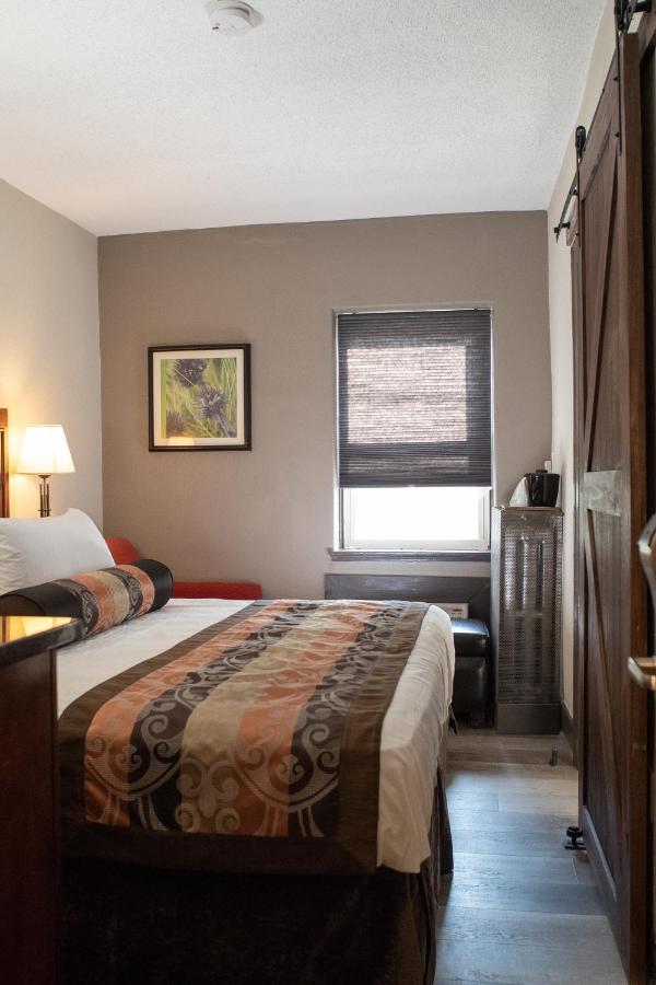 Hotel Chataura Dearborn Kültér fotó