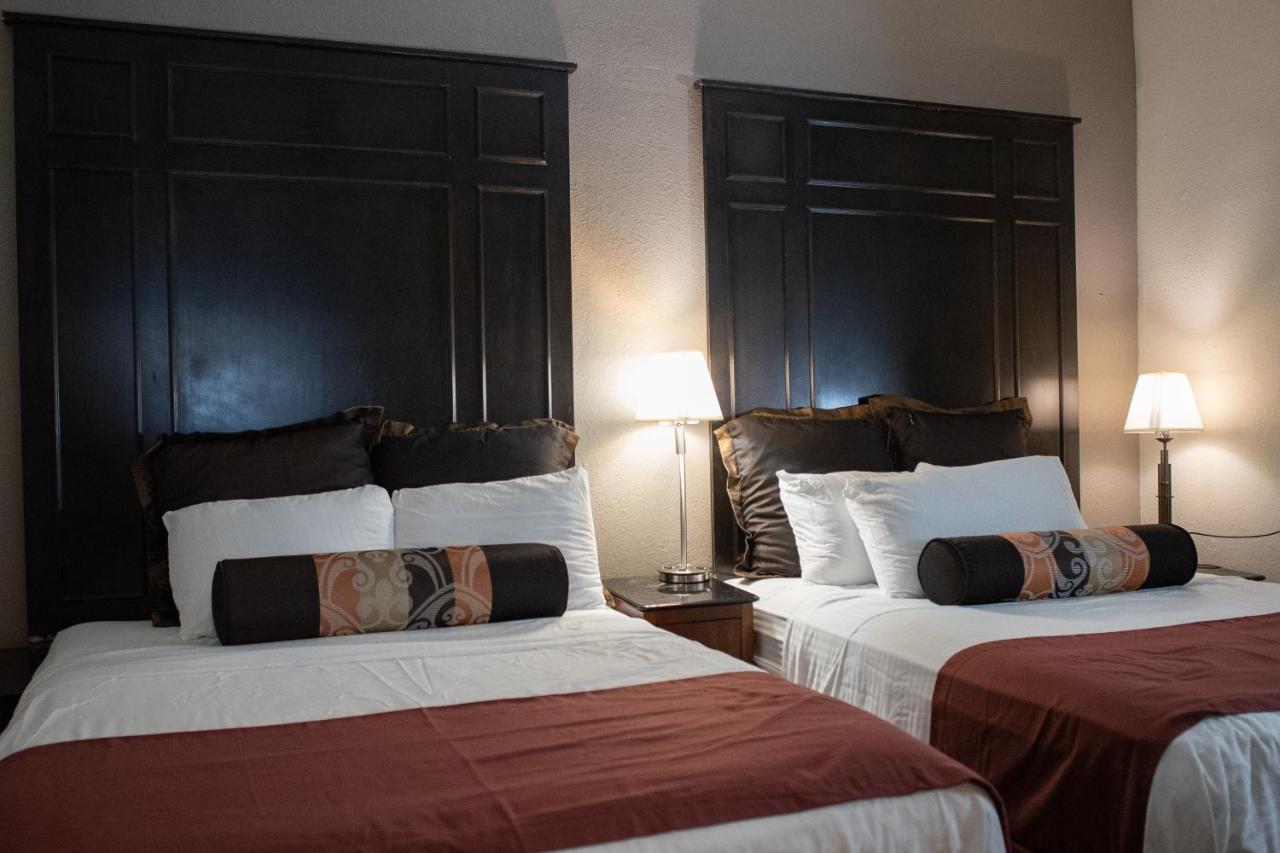 Hotel Chataura Dearborn Kültér fotó