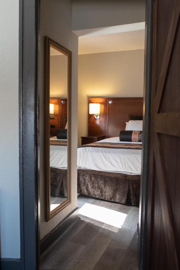 Hotel Chataura Dearborn Kültér fotó