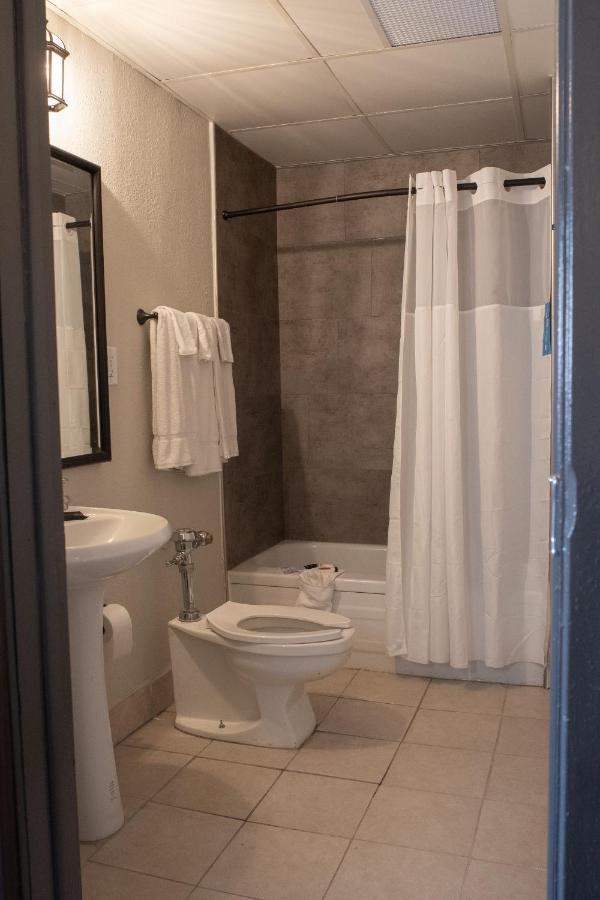 Hotel Chataura Dearborn Kültér fotó